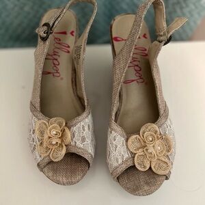 Jellypop Women's Cream and Tan Espadrille Wedges